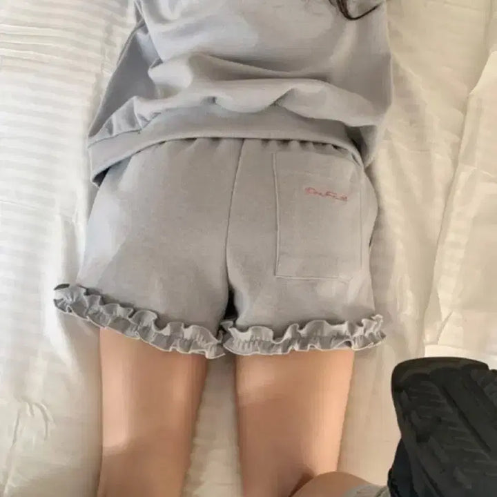 [BUNJANG] Withbloom Handmade Frill Sweatshirt and Pants Set / 위드블룸 자체제작 프릴 맨투맨 바지 세트
