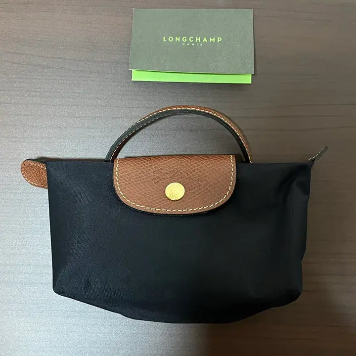 [SOLD OUT] 택포) 롱샴 르 플리아쥬 블랙 핸들 파우치