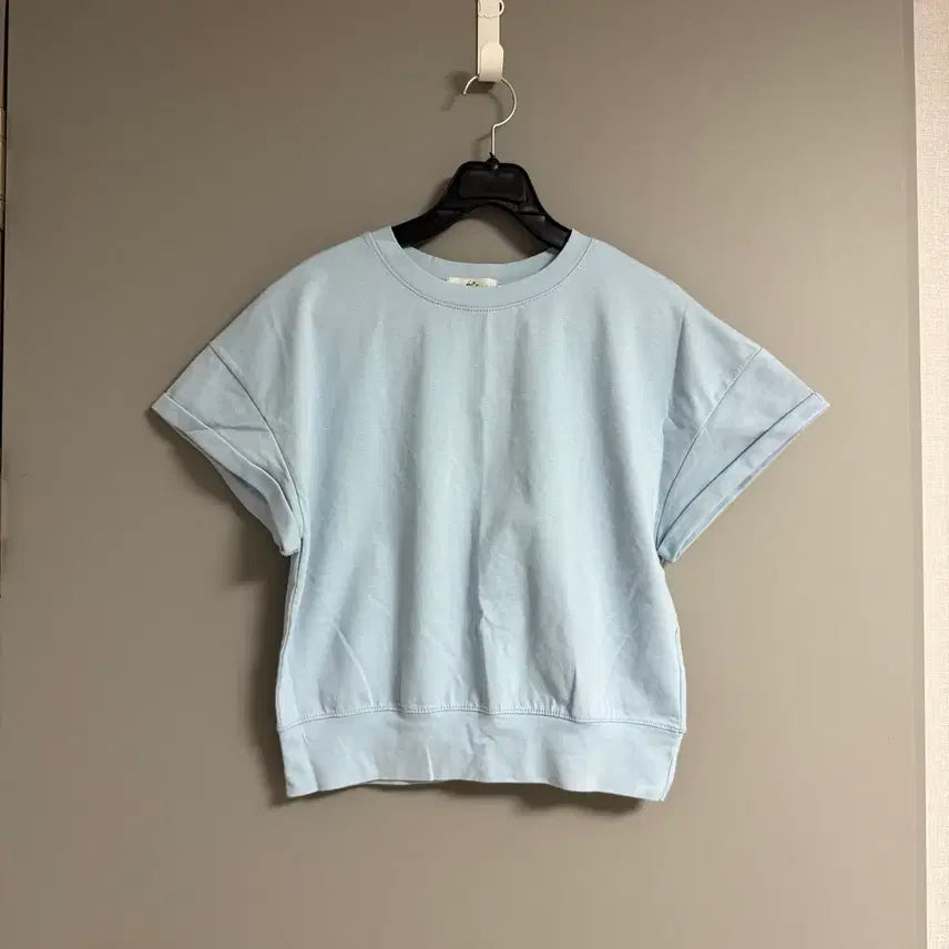 [SOLD OUT] 롤업 반팔티 소라