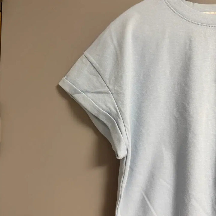 [SOLD OUT] 롤업 반팔티 소라