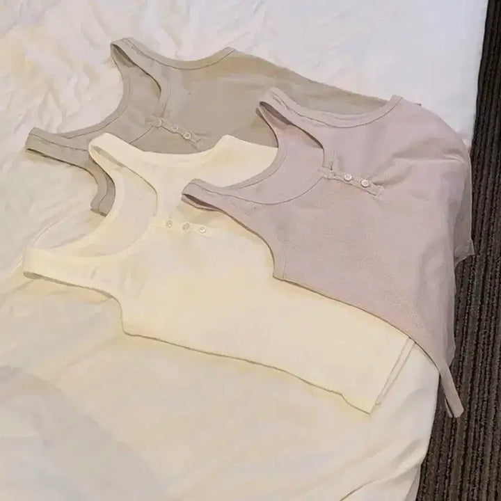 [BUNJANG] Mute Creme Button Tank Top / 뮤트크레메 버튼 나시 클라우드이모션