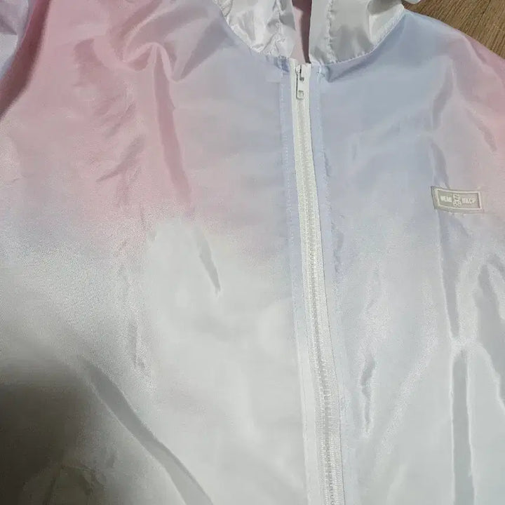 [SOLD OUT] 핑크/블루 그라데이션 후드 바람막이