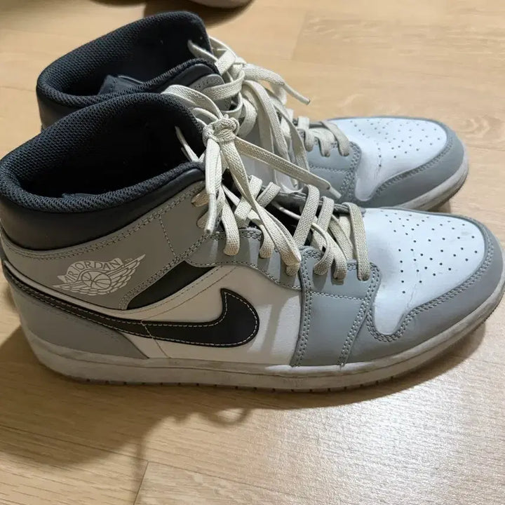 [BUNJANG] Nike Jordan 1 Mid Light Smoke Grey Anthracite 270 Sneakers / 조던 1 미드 라이트 스모크 그레이 앤트러사이트 270