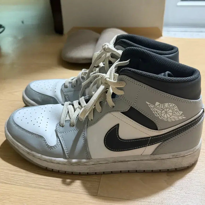 [BUNJANG] Nike Jordan 1 Mid Light Smoke Grey Anthracite 270 Sneakers / 조던 1 미드 라이트 스모크 그레이 앤트러사이트 270