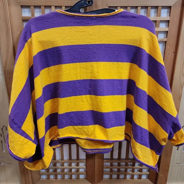 [BUNJANG] Striped Crop Top / 여성 빈티지패션 크롭 반팔 라운드넥