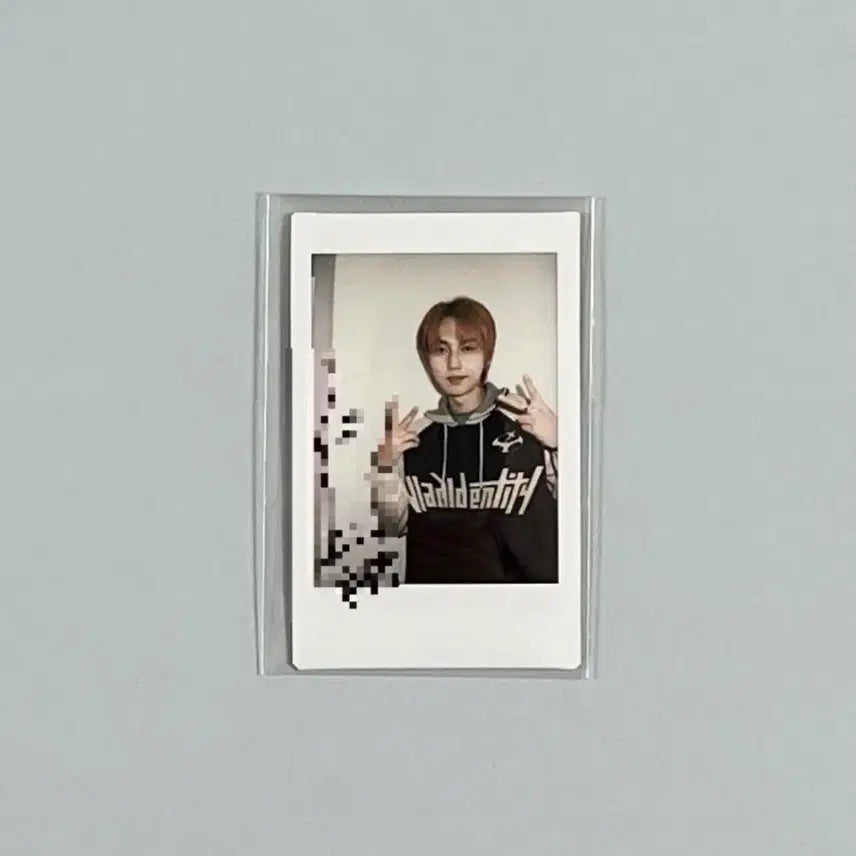 [BUNJANG] M.O.N.T Signed Polaroid - Roda / M.O.N.T(몬트) 친필싸인 폴라로이드