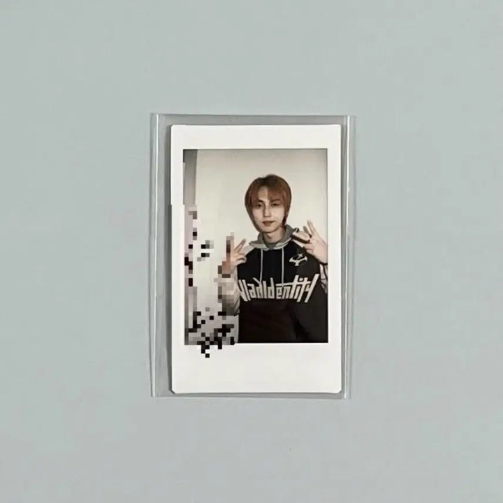 [BUNJANG] M.O.N.T Signed Polaroid - Roda / M.O.N.T(몬트) 친필싸인 폴라로이드