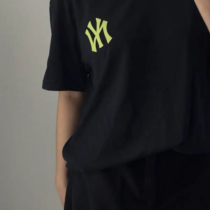 [BUNJANG] MLB Short Sleeve T-shirt (L) / MLB 반팔 L 100