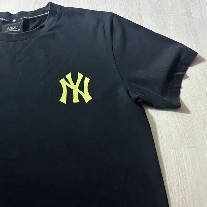 [BUNJANG] MLB Short Sleeve T-shirt (L) / MLB 반팔 L 100