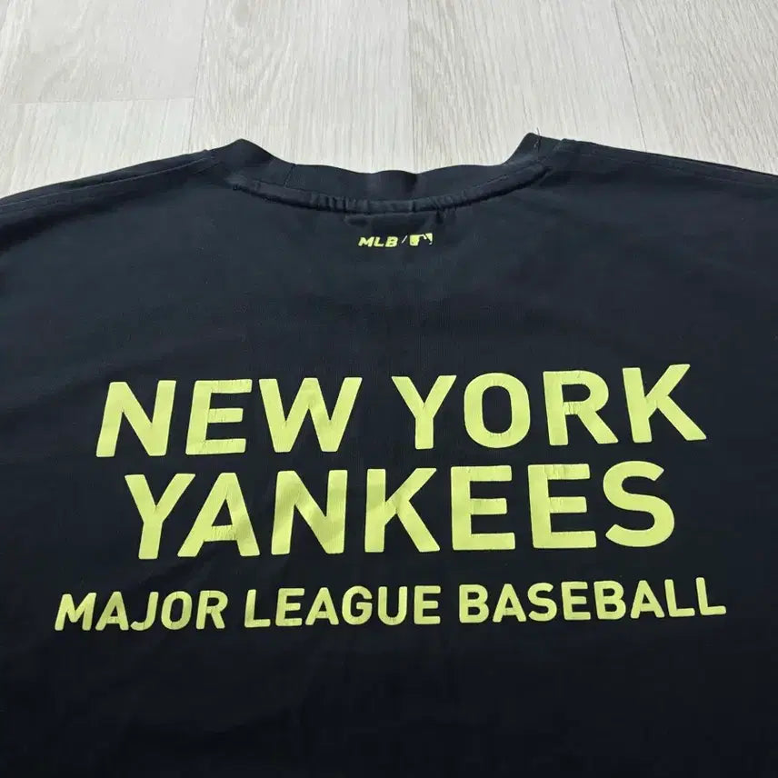 [BUNJANG] MLB Short Sleeve T-shirt (L) / MLB 반팔 L 100
