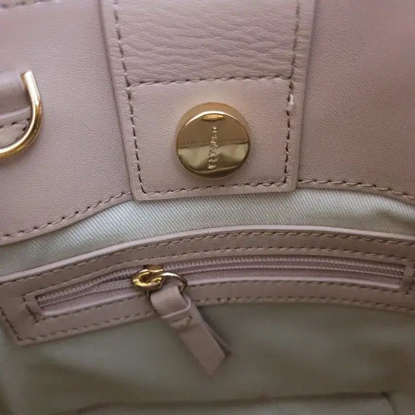 [BUNJANG] OSTKAKA Rika Mini Beige Quilted Bucket Bag / 오스트카카OSTKAKA 퀼팅 버킷백 리카 미니 베이지