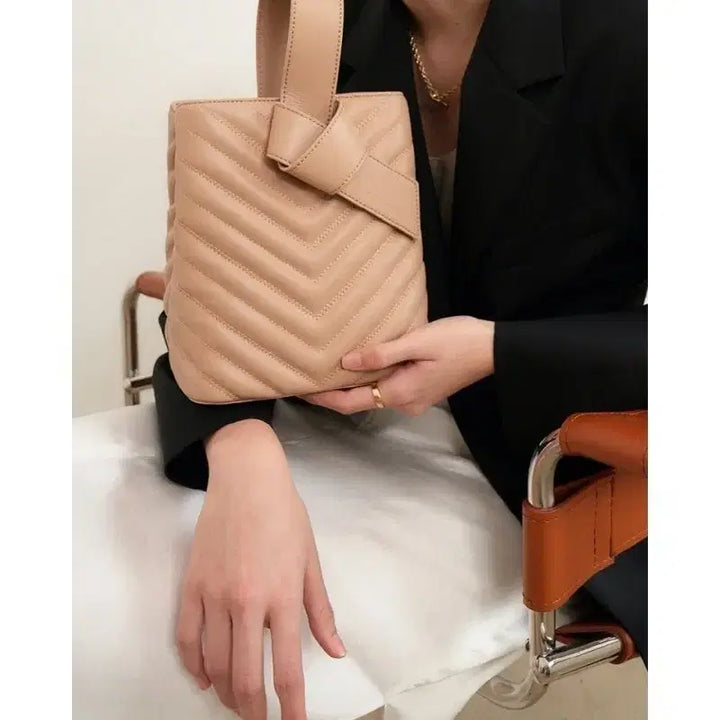 [BUNJANG] OSTKAKA Rika Mini Beige Quilted Bucket Bag / 오스트카카OSTKAKA 퀼팅 버킷백 리카 미니 베이지