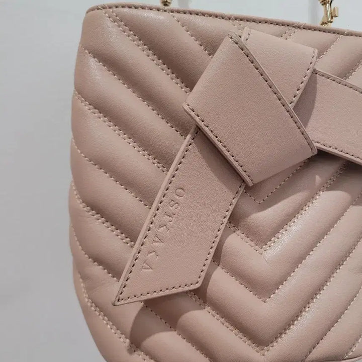 [BUNJANG] OSTKAKA Rika Mini Beige Quilted Bucket Bag / 오스트카카OSTKAKA 퀼팅 버킷백 리카 미니 베이지