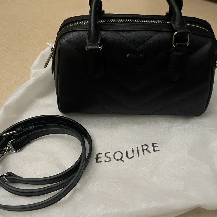 [SOLD OUT] (거의 새상품)에스콰이어 퀼팅 핸드백