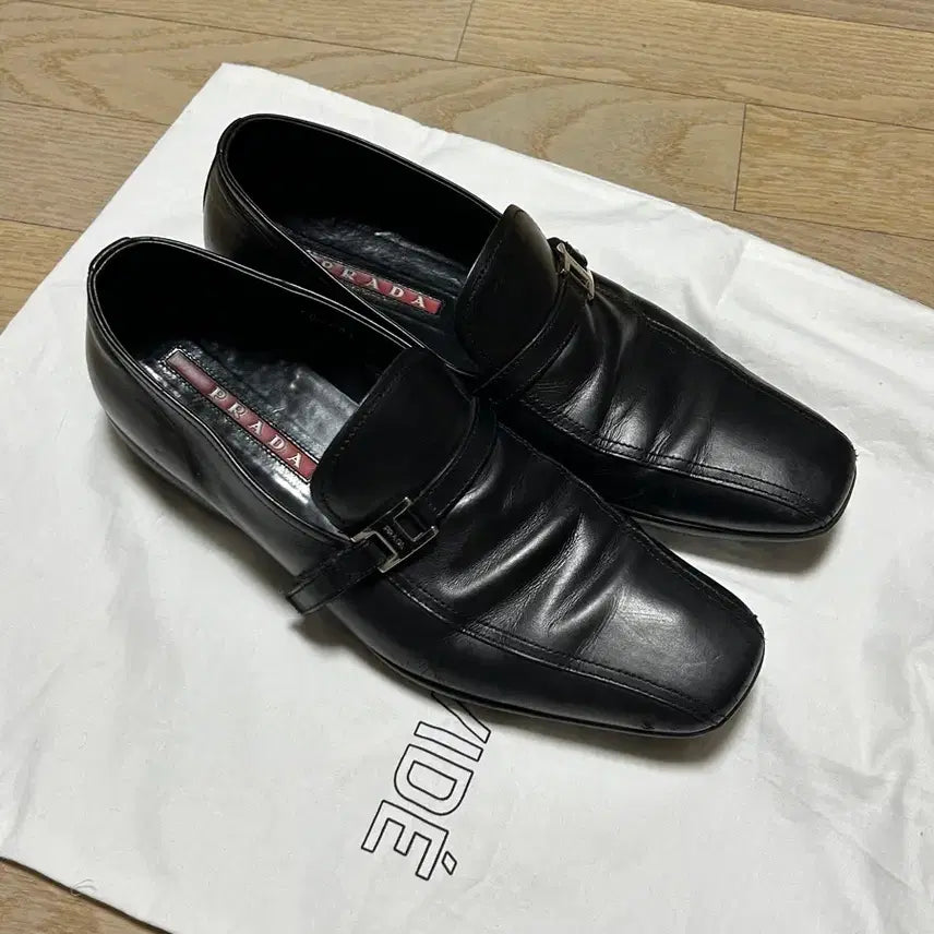 [SOLD OUT] 프라다 빈티지 로퍼