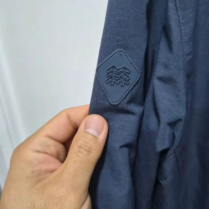 [BUNJANG] Kolon Sport Windbreaker Jacket (Size 100) / 100) 코오롱 스포츠 바람막이 팝니다