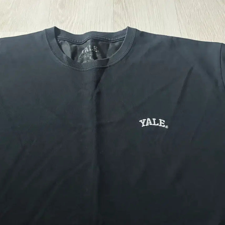 [SOLD OUT] 예일 반팔티 M