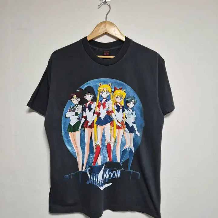 [BUNJANG] Sailor Moon Group Logo Anime T-Shirt L / JPN 세일러문 단체로고 애니 티셔츠 L - T159