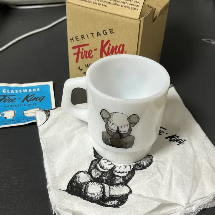 [BUNJANG] Fire King KAWS Collaboration Box / 파이어킹 KAWS 콜라보