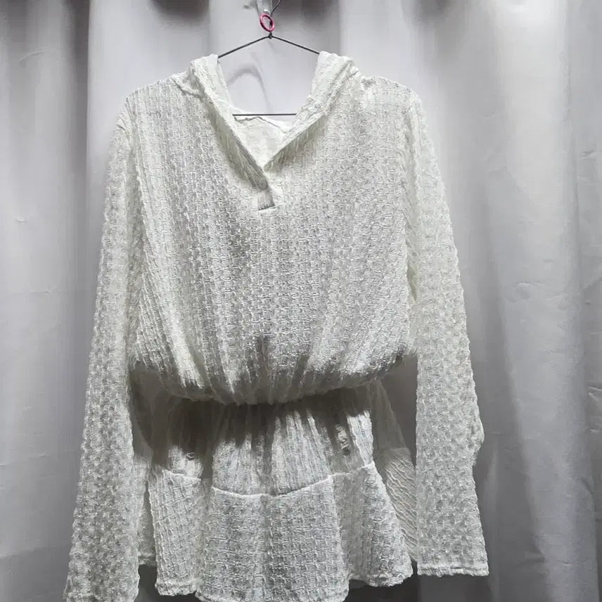 [SOLD OUT] 화이트 시스루 셔링 후드 블라우스