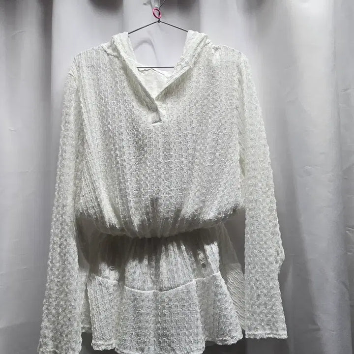 [SOLD OUT] 화이트 시스루 셔링 후드 블라우스