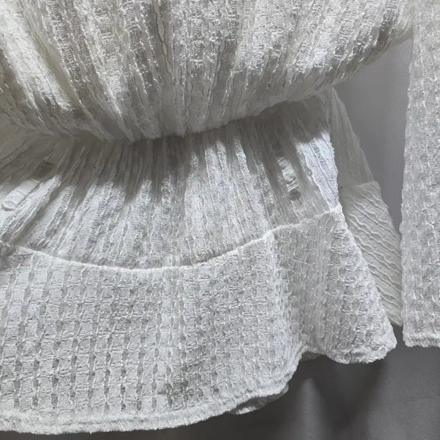 [SOLD OUT] 화이트 시스루 셔링 후드 블라우스