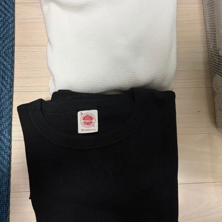 [SOLD OUT] 브론슨 와플 티셔츠 화이트 XXL