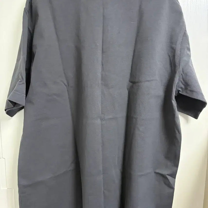 [SOLD OUT] 브론슨 반팔 헨리넥 티셔츠 차콜 XXL