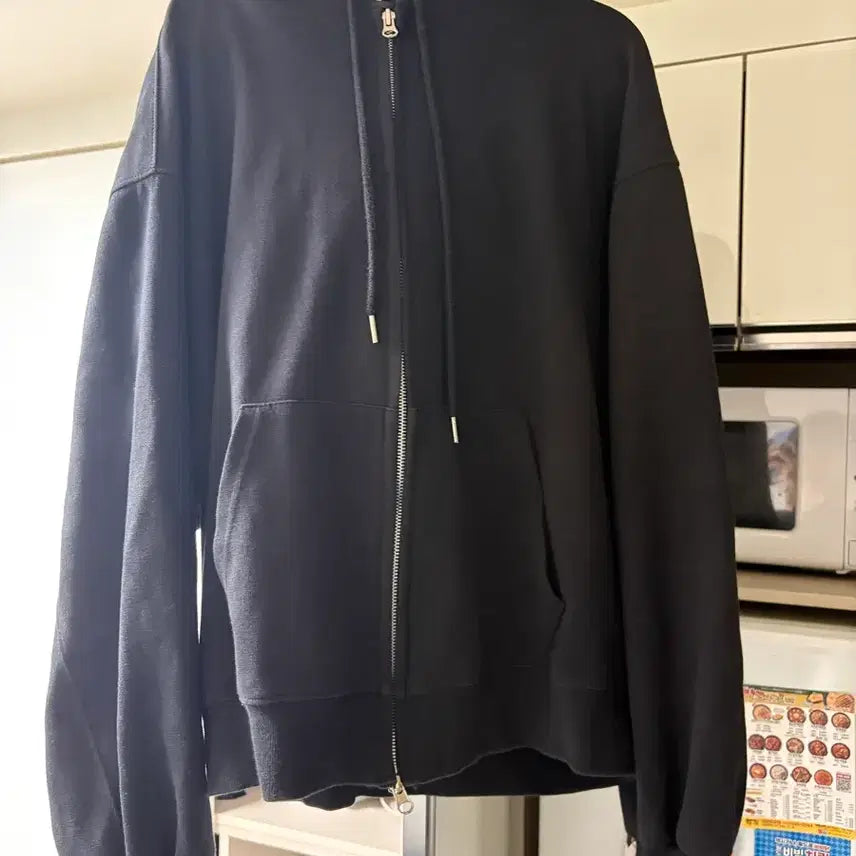 [BUNJANG] Black Hooded Zip-up / 검정색 후드 집업