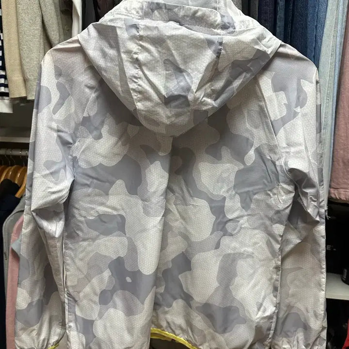[SOLD OUT] 데상트 Move Sport 카모 바람막이 (L 남자)