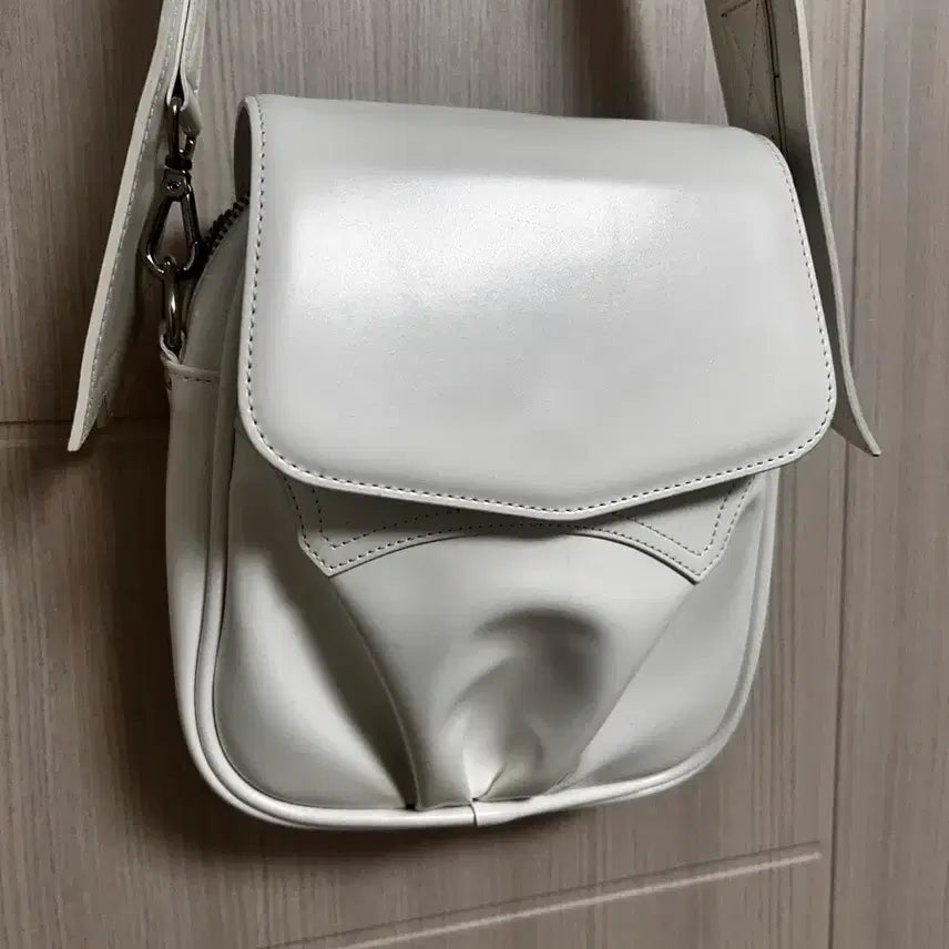 [BUNJANG] Ulika Santus Charity Cross Bag / ulika santus 울리카 상투스 채리티 크로스 백