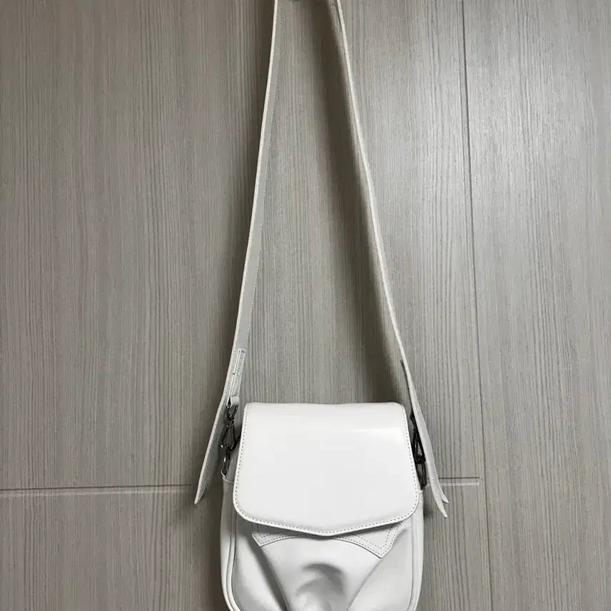 [BUNJANG] Ulika Santus Charity Cross Bag / ulika santus 울리카 상투스 채리티 크로스 백