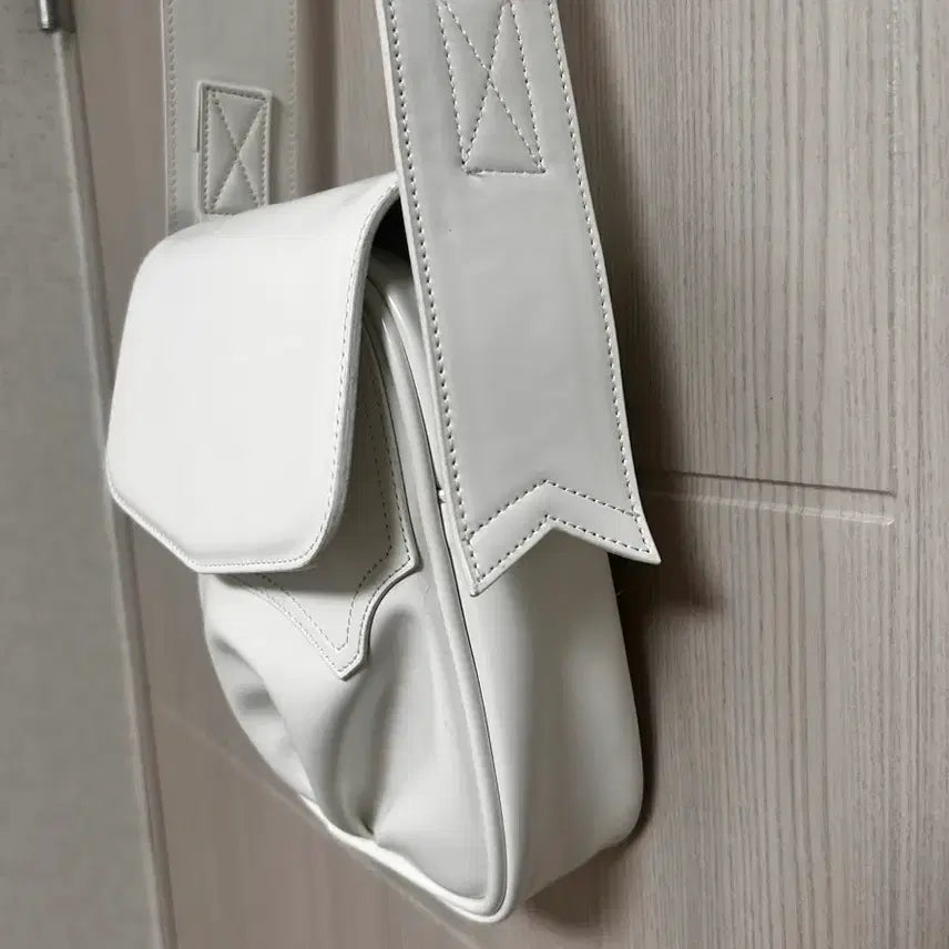 [BUNJANG] Ulika Santus Charity Cross Bag / ulika santus 울리카 상투스 채리티 크로스 백