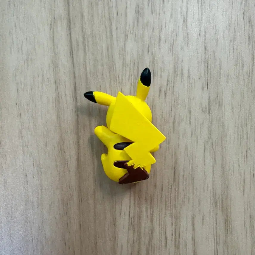 [BUNJANG] Pokemon Pikachu Figure / [개봉] 포켓몬스터 놀란 피카츄 피규어 가챠