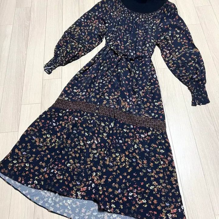 [BUNJANG] Vanessa Bruno Athé Flower Knit Long Dress / 21 바네사브루노아떼 69.8만 플라워 니트배색롱원피스 인견퍼프벌룬네이비