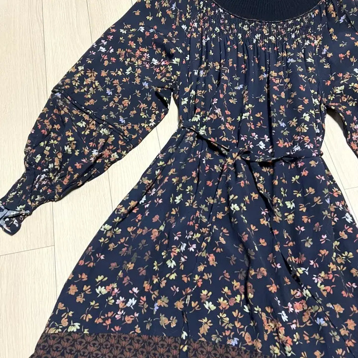 [BUNJANG] Vanessa Bruno Athé Flower Knit Long Dress / 21 바네사브루노아떼 69.8만 플라워 니트배색롱원피스 인견퍼프벌룬네이비