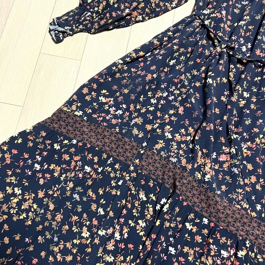 [BUNJANG] Vanessa Bruno Athé Flower Knit Long Dress / 21 바네사브루노아떼 69.8만 플라워 니트배색롱원피스 인견퍼프벌룬네이비