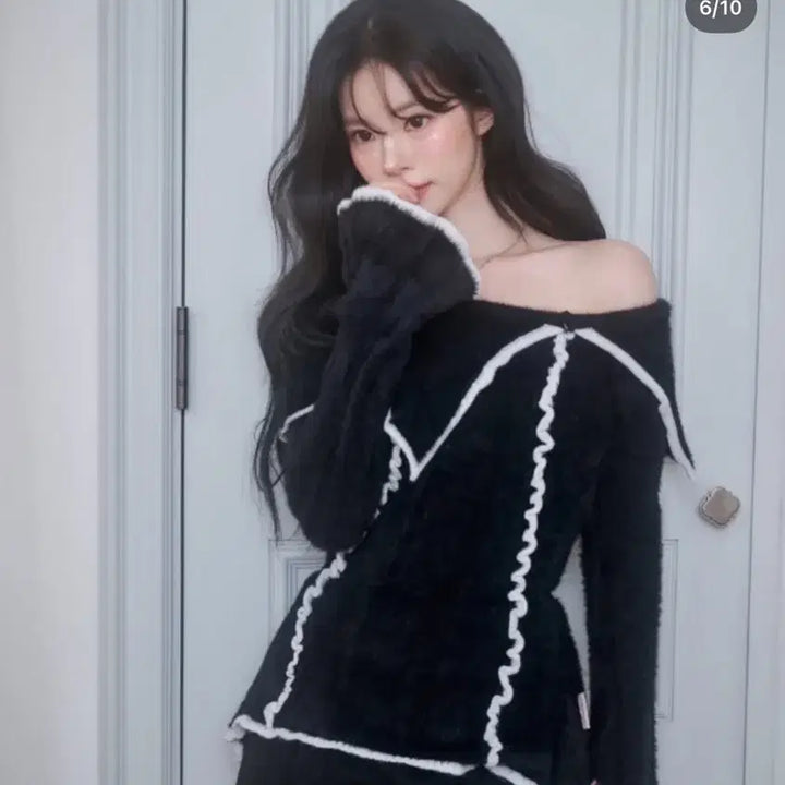 [BUNJANG] Newearlin Angora Off-shoulder Knit / 뉴얼린 앙고라 오프숄더 니트
