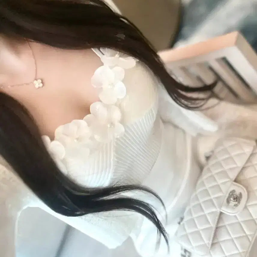 [BUNJANG] Evebin Mob Flower Sleeveless Top / 이브빈 모브 플라워 슬리브리스