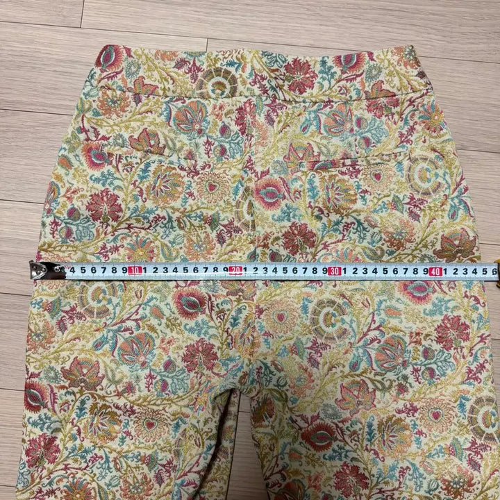 [BUNJANG] Romantica Soul Gold Byzantine Jacquard Pants / 로만티카소울 플라워 패턴 자수 자카드 팬츠 골드비잔틴바지금사페이즐리슬랙스