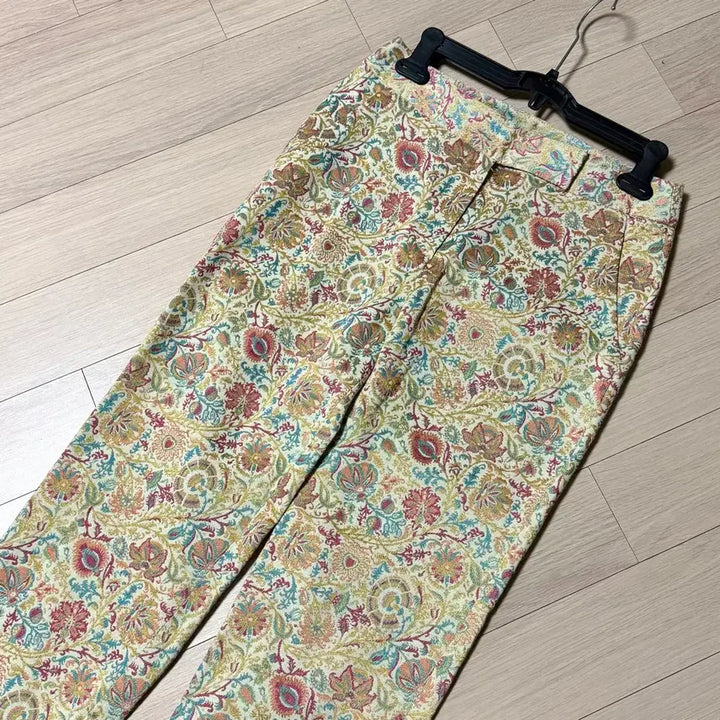[BUNJANG] Romantica Soul Gold Byzantine Jacquard Pants / 로만티카소울 플라워 패턴 자수 자카드 팬츠 골드비잔틴바지금사페이즐리슬랙스