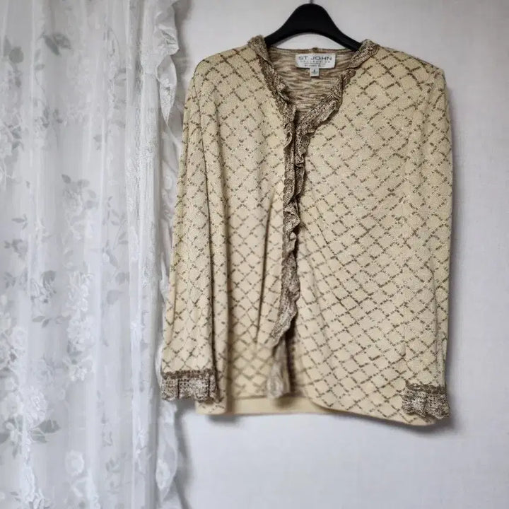 [BUNJANG] ST. JOHN Frill Detail Cardigan Set / ST.JOHN 프릴 장식 가디건 셋업