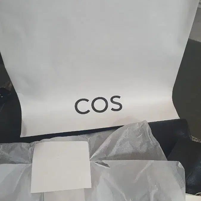 [BUNJANG] COS 슬라우치 레더 토트백 블랙 / COS 슬라우치 레더 토트백 블랙