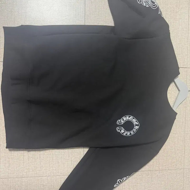 [SOLD OUT] 크롬하츠 맨투맨