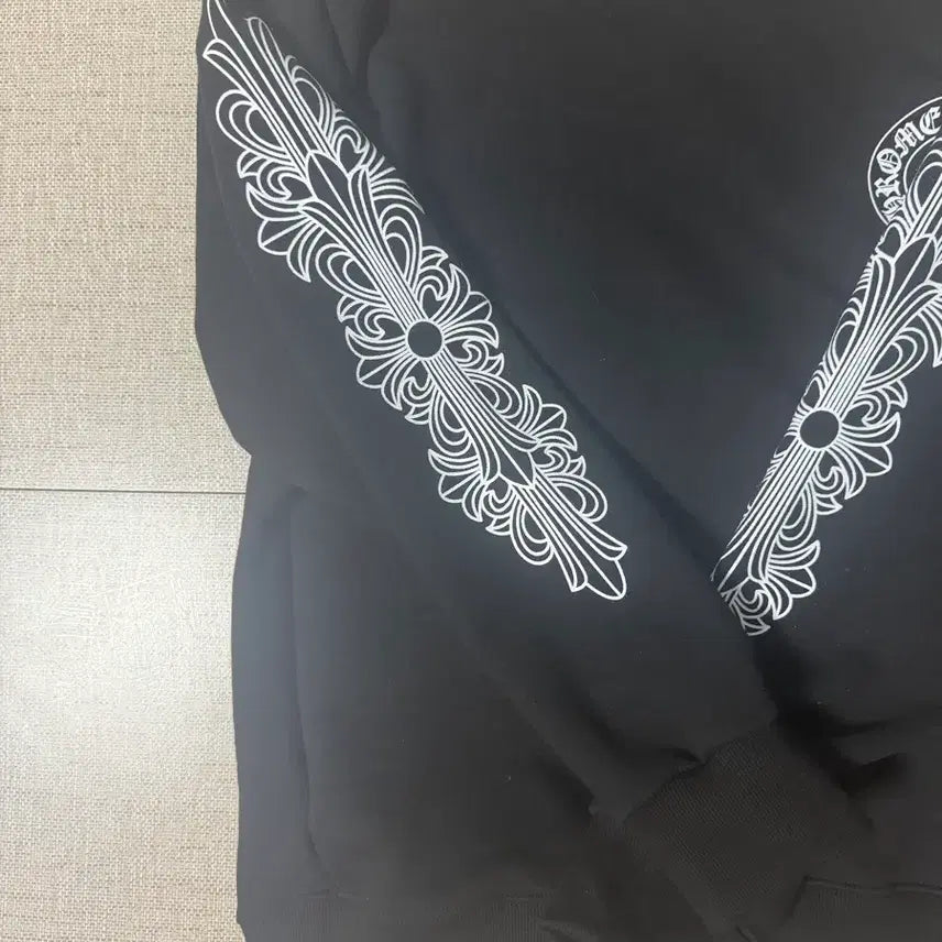 [SOLD OUT] 크롬하츠 맨투맨