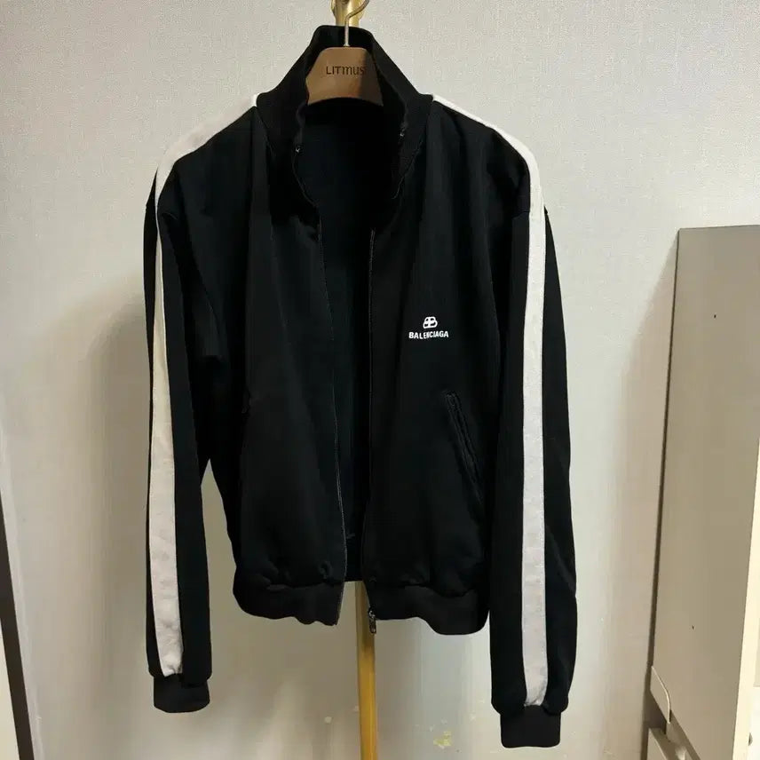 [SOLD OUT] [정품 , 백화점판] 발렌시아가 라인 트랙 집업 자켓 블랙