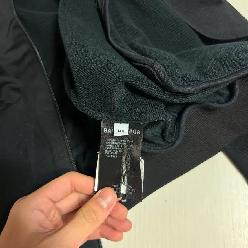 [SOLD OUT] [정품 , 백화점판] 발렌시아가 라인 트랙 집업 자켓 블랙
