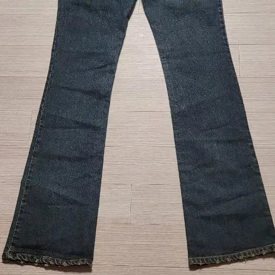 [BUNJANG] Jumi Look Floral Embroidered Flare Denim Pants / 새상품))주미 룩  플라워 자수 나팔 데님 팬츠