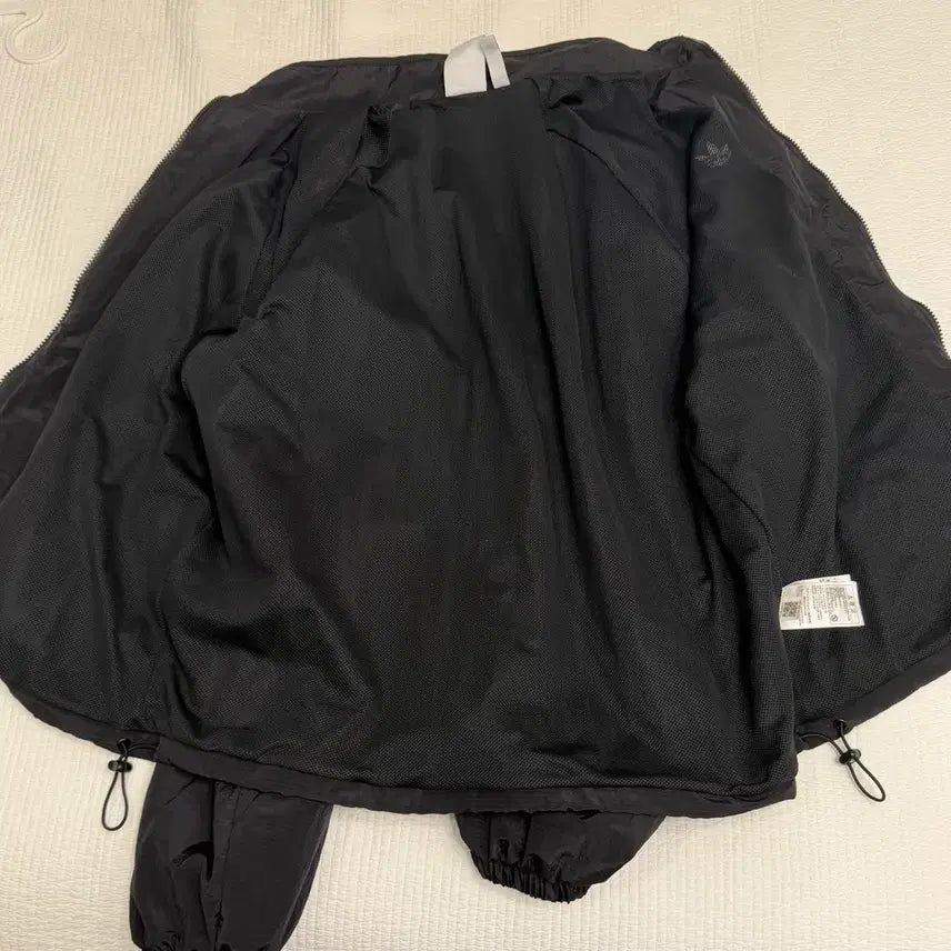 [SOLD OUT] 아디다스 2000s 우븐 트랙탑 - 블랙 / JC6221 사이즈L
