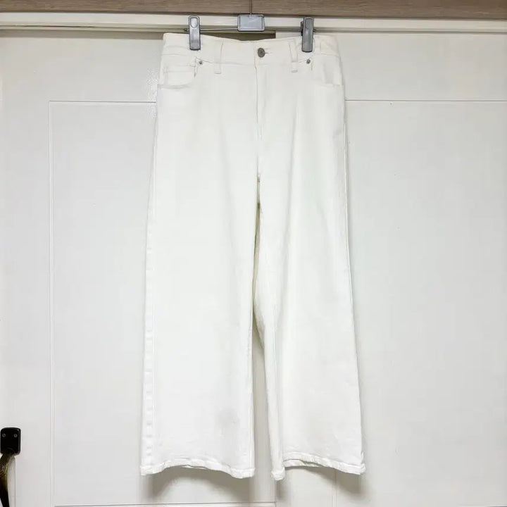 [SOLD OUT] 마레몬떼 화이트 와이드 데님 팬츠